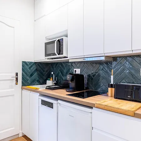 Guestready - Charming In The Lively 13th Apartment