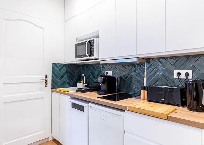 Guestready - Charming In The Lively 13th Апартаменты