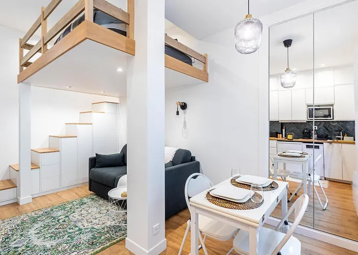 Апартаменты Guestready - Charming In The Lively 13th *
