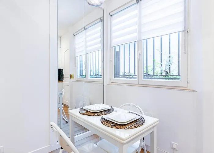 Guestready - Charming In The Lively 13th Апартаменты